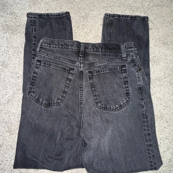 Abercrombie & Fitch Women's Ultra High Rise 90’s Straight Leg Jeans - Picture 4 of 5